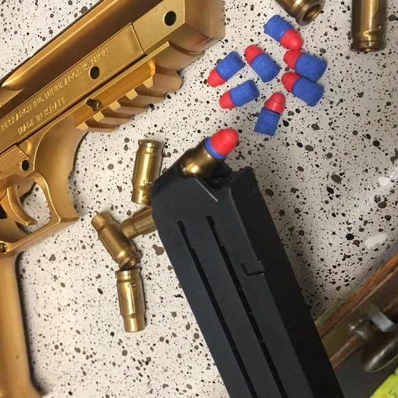 Toy gun 🎯🔫GOLD Desert Eagle 50cal SHOOTING Soft Bullet Shell Ejecting Magazine - Picture 2 of 8